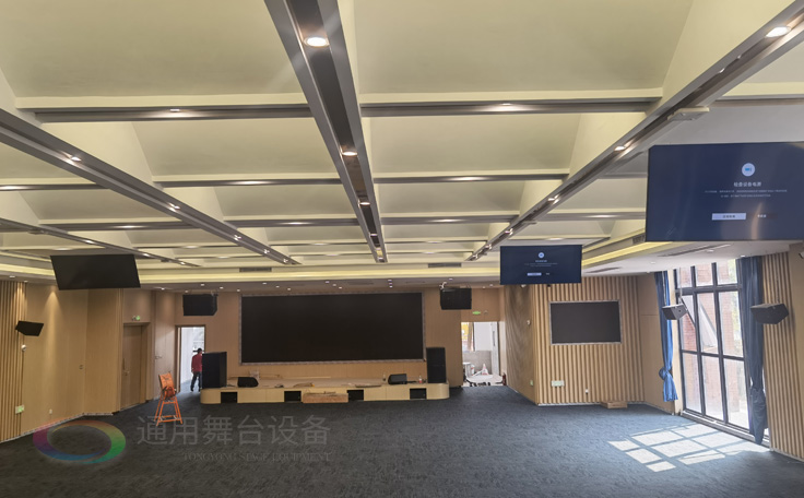 科技賦能，匠心筑造 通用舞臺(tái)吊桿承建南京某學(xué)院報(bào)告廳即將圓滿(mǎn)交付，打造現(xiàn)代化多功能學(xué)術(shù)殿堂